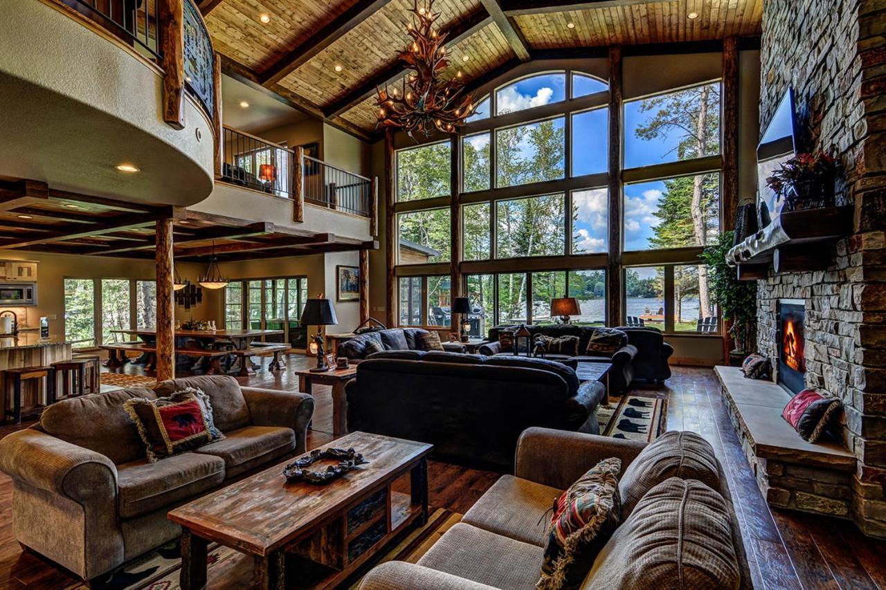 Whispering Pines Lodge: 9 Bedroom Eagle River Eksteriør billede