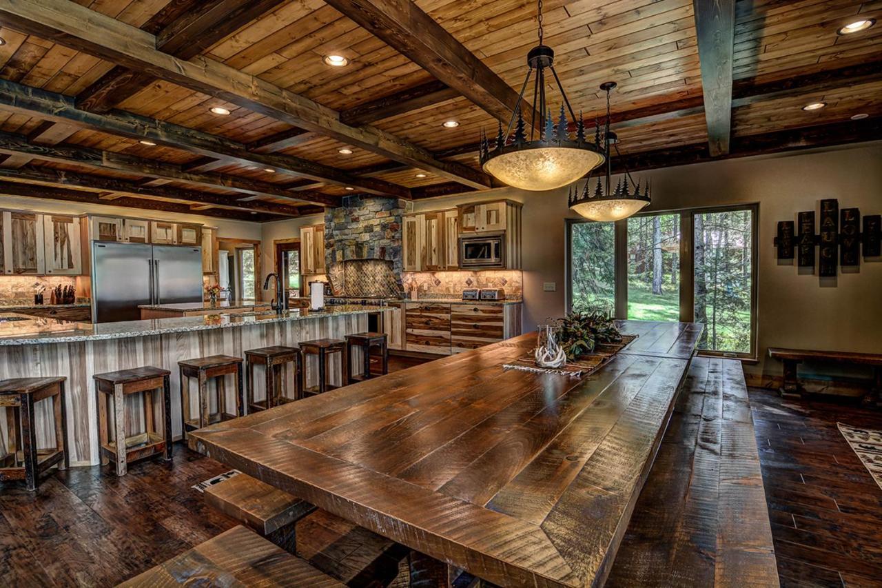 Whispering Pines Lodge: 9 Bedroom Eagle River Eksteriør billede