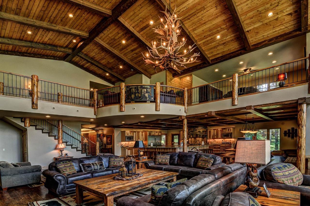 Whispering Pines Lodge: 9 Bedroom Eagle River Eksteriør billede