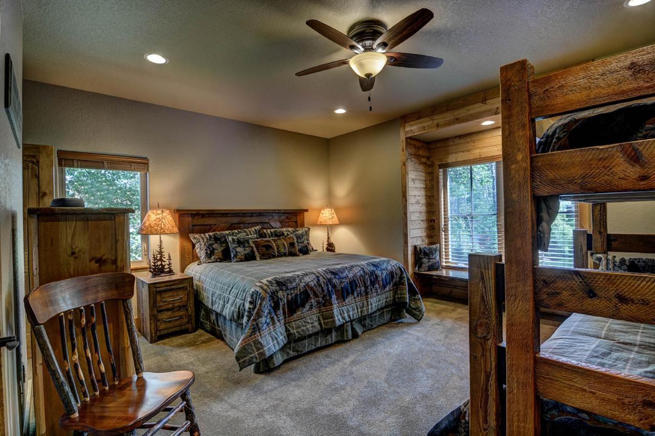Whispering Pines Lodge: 9 Bedroom Eagle River Eksteriør billede